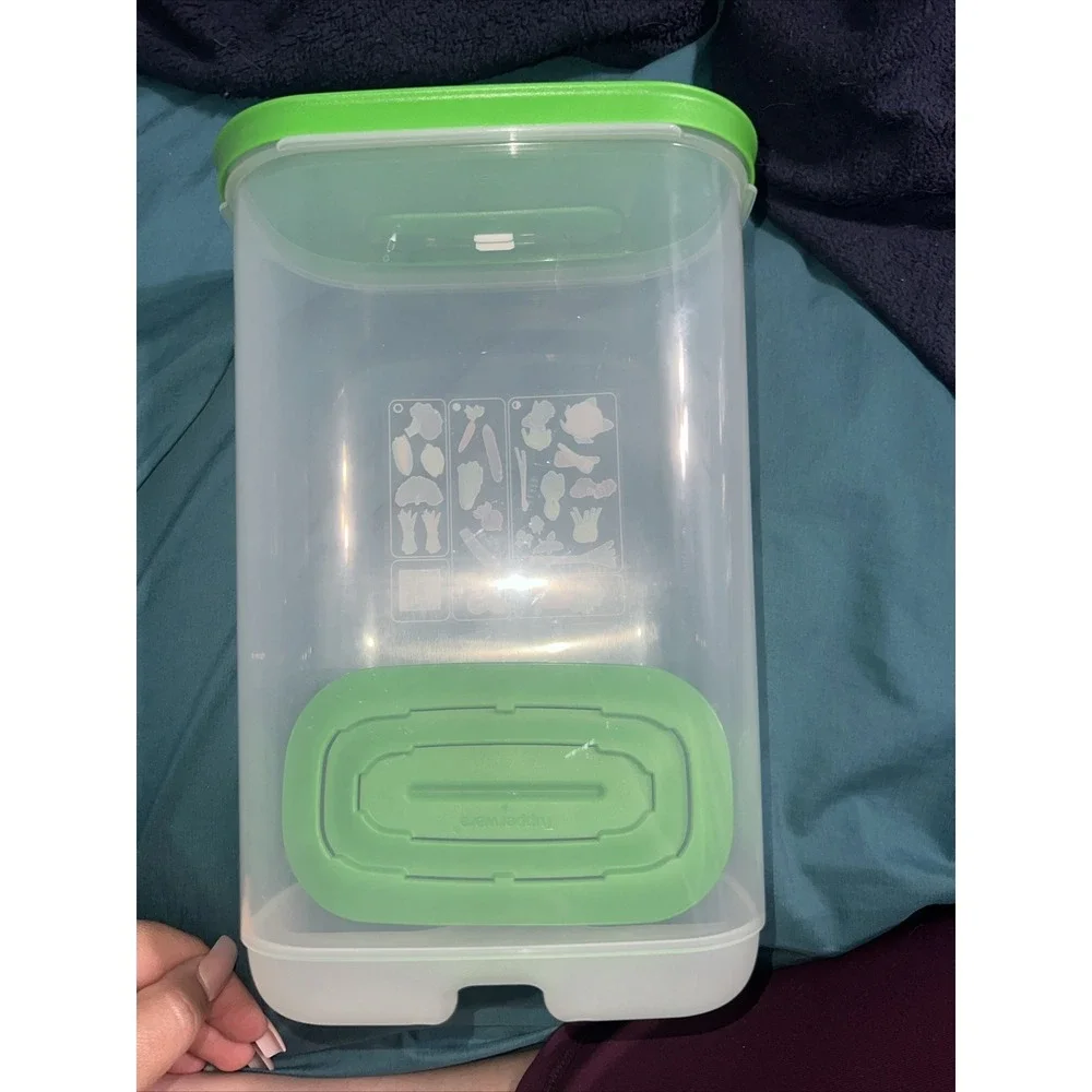 Tupperware Fridgesmart Vertical Tall Container Fruit‎ & Veggie Keeper 3 Qt